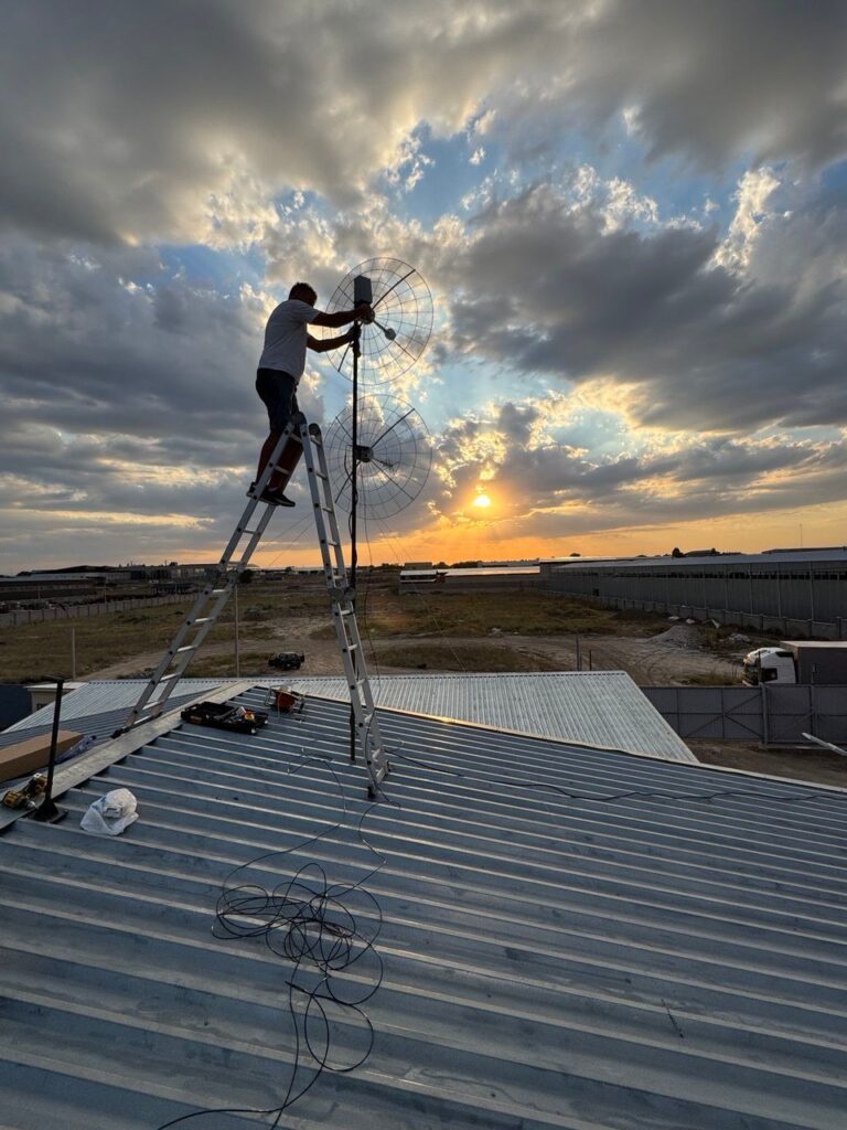 Установка уличной антенны для усиления сотовой связи и интернета в частном доме Алматинская область