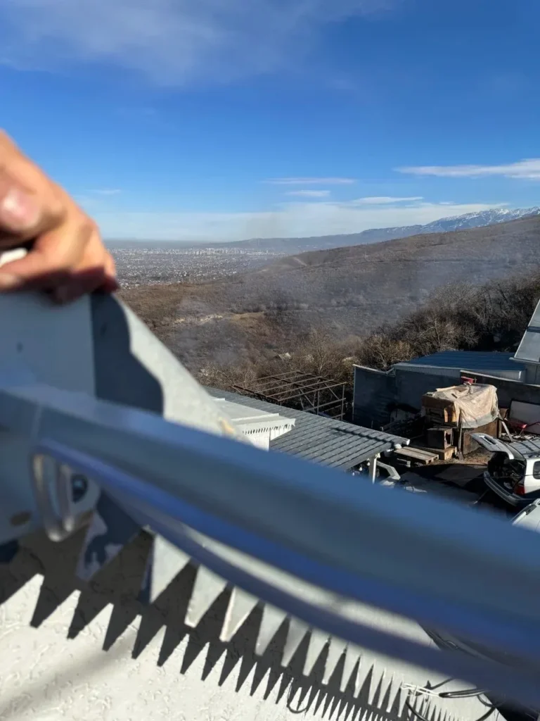 Панельная антенна для усиления 4G интернета и мобильной связи в частном доме Алматинская область