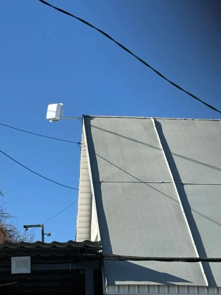Панельная антенна для усиления 4G интернета и мобильной связи в частном доме Алматинская область