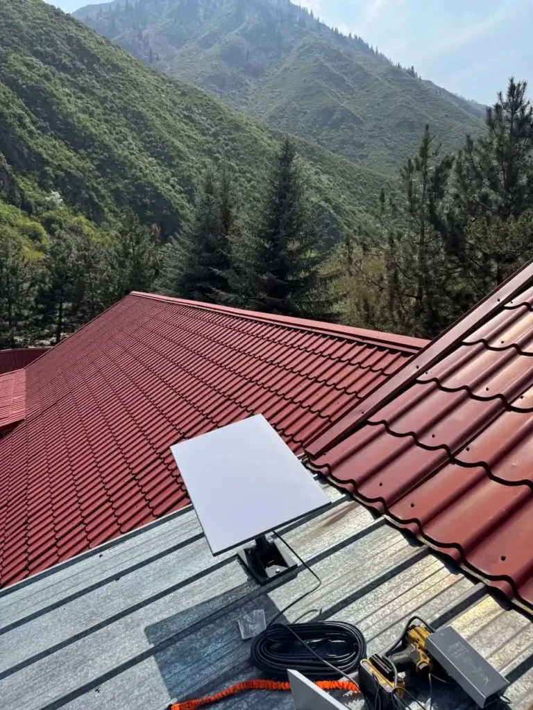 Установка Starlink и Wi-Fi в туристической зоне Ак-Булак возле Тургенских водопадов. Организация стабильного интернета для туристов, магазина и летней площадки.